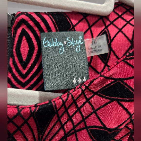 Gabby Skye Dress - Picture 2 of 3